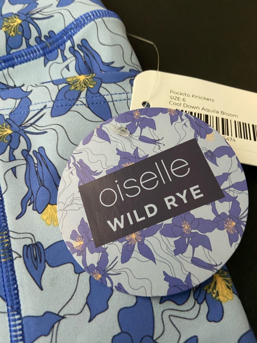 oiselle Blue Floral pockito 1/2 tights - Picture 4 of 8